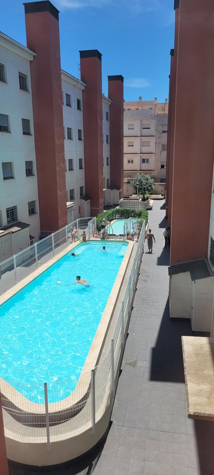 Apartamento Milka Canada Con Piscina غانديا المظهر الخارجي الصورة
